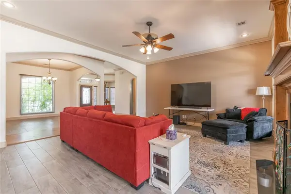 4108 Hidden Lake CIR, Moore, OK 73160