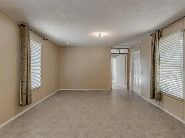 3026 Stephan RD, Norman, OK 73026