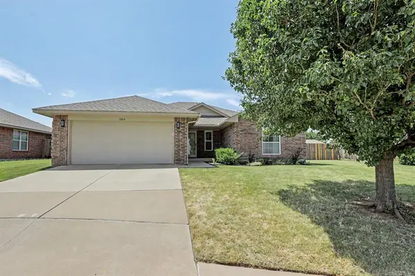 1305 Leigh CIR, Yukon, OK 73099