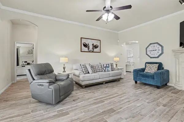 1305 Leigh CIR, Yukon, OK 73099