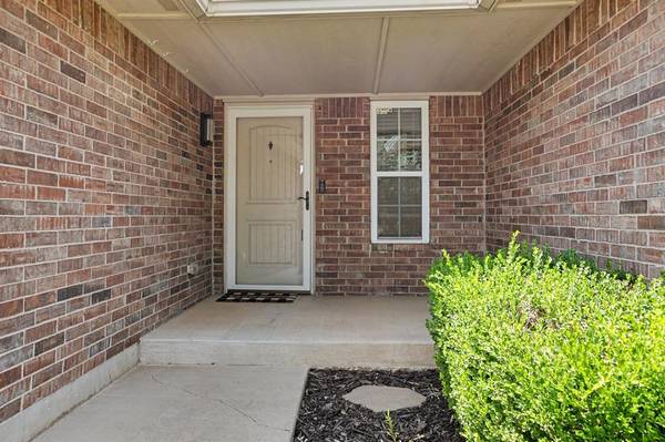 1305 Leigh CIR, Yukon, OK 73099