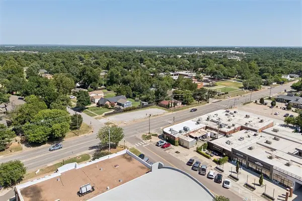 204 E 5th ST #E1, Edmond, OK 73034