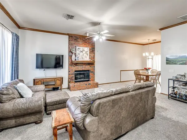 2009 Emerald Brook CT, Edmond, OK 73003