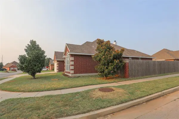 15816 Stepping Stone LN, Oklahoma City, OK 73170