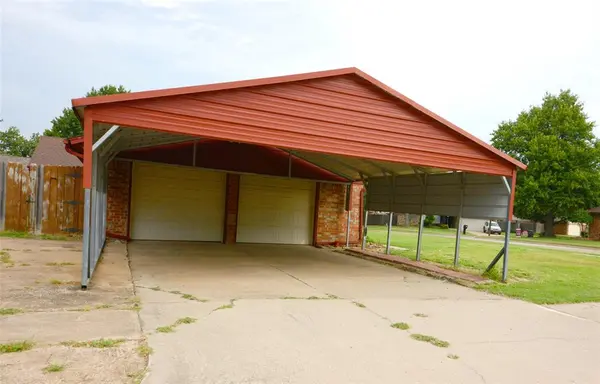 1224 NW 6th PL, Moore, OK 73170