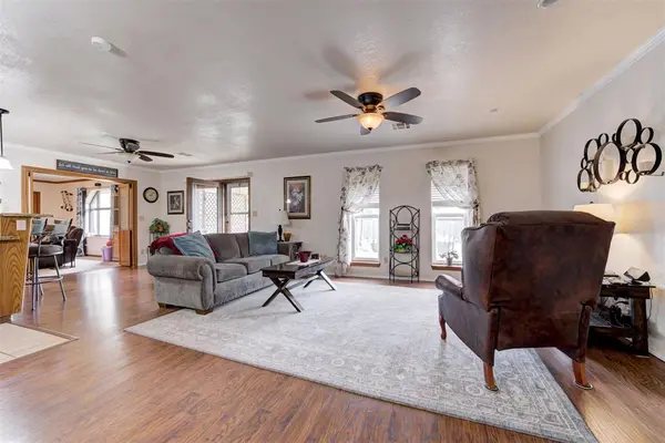 20555 Ember LN, Harrah, OK 73045