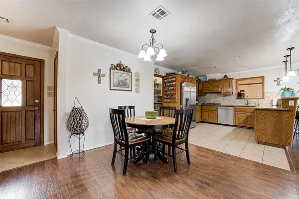 20555 Ember LN, Harrah, OK 73045