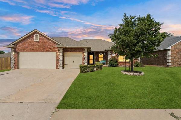709 Blue Ridge RD, Moore, OK 73160