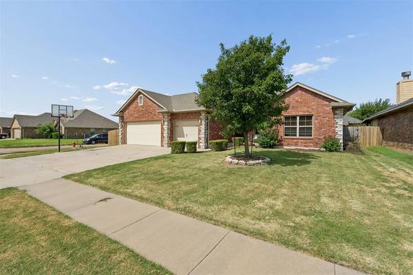 709 Blue Ridge RD, Moore, OK 73160