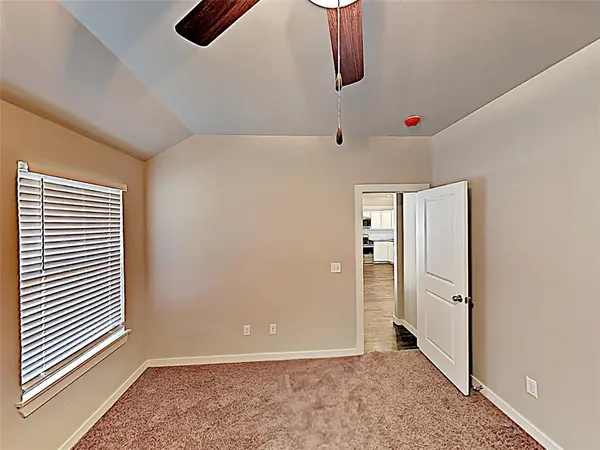 1045 Creekside DR, Choctaw, OK 73020