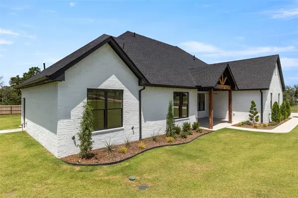 2884 Springridge RD, Guthrie, OK 73044