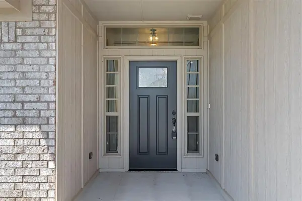 13325 SW 8th ST, Yukon, OK 73099