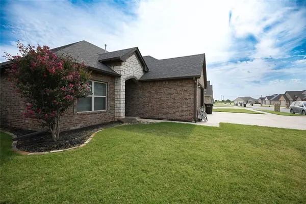 2105 Longhorn TRL, Altus, OK 73521