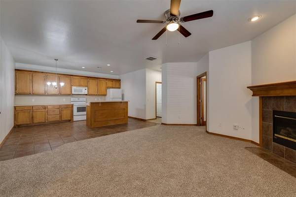 14 NW 156th ST #14, Edmond, OK 73013
