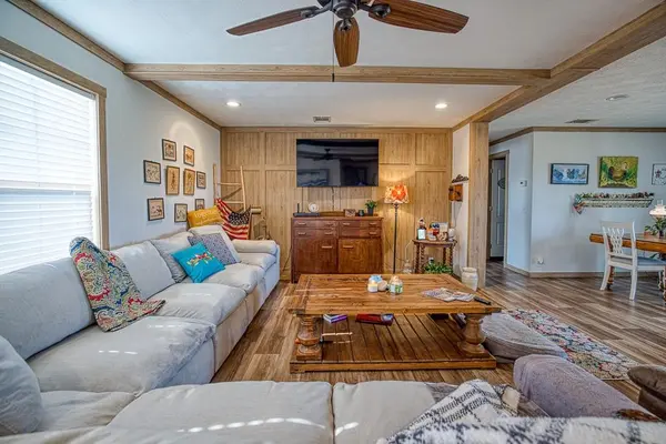 19297 N 2810 RD, Kingfisher, OK 73750