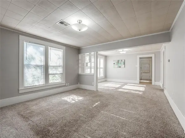 717 E Logan AVE, Guthrie, OK 73044