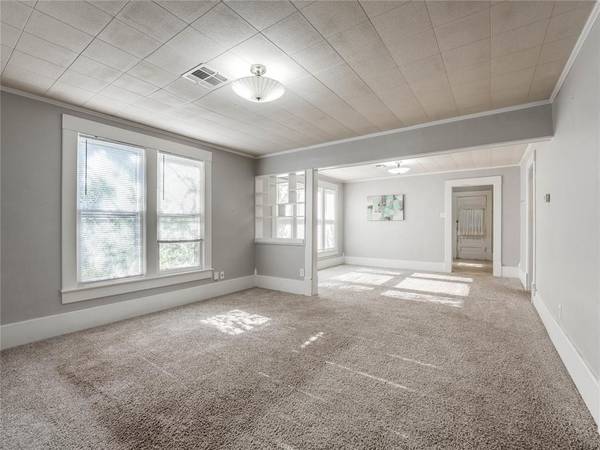 717 E Logan AVE, Guthrie, OK 73044