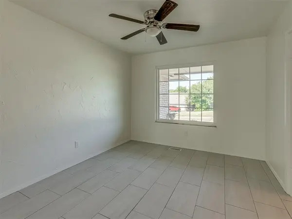 1520 Winding Creek RD, Moore, OK 73160