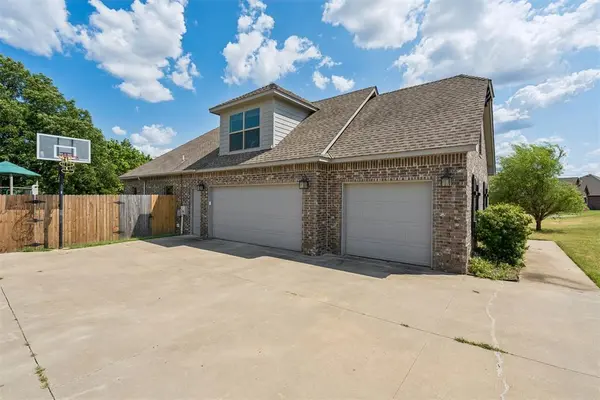 286 Mounds RD, Harrah, OK 73045