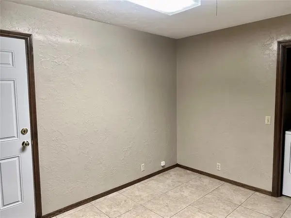 1344 Meadow LN #3, Weatherford, OK 73096