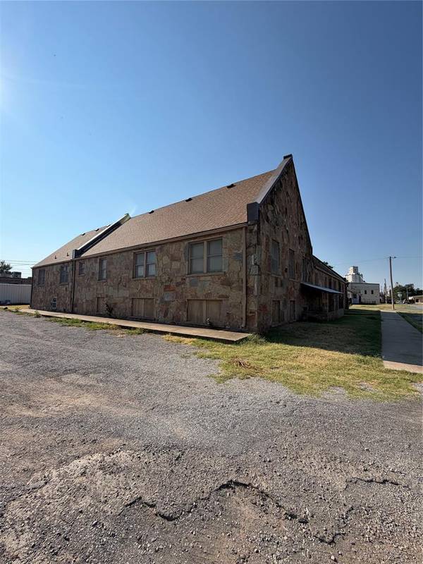 117 W Ash ST, Carnegie, OK 73015