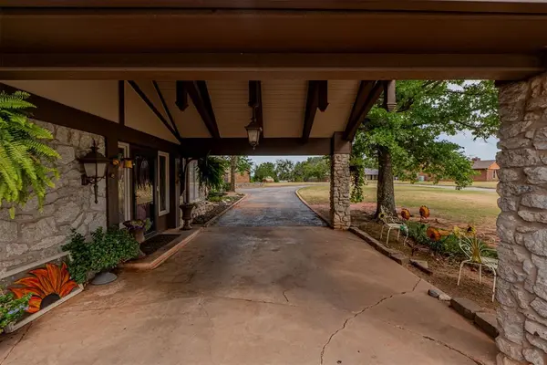 254 N Marshall DR, Chandler, OK 74834