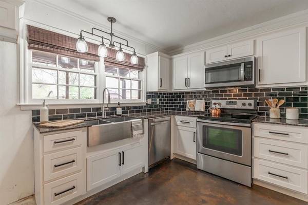 2617 Chaucer DR, Oklahoma City, OK 73120