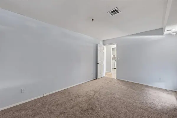 7720 NW 30th TER, Bethany, OK 73008
