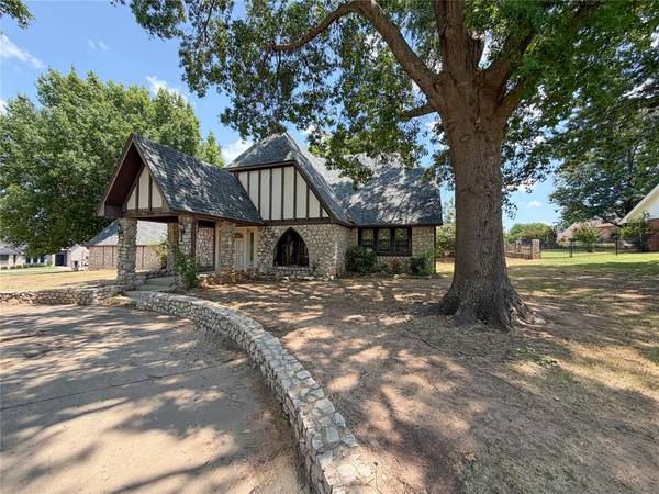 2317 Robinwood CIR, Shawnee, OK 74801