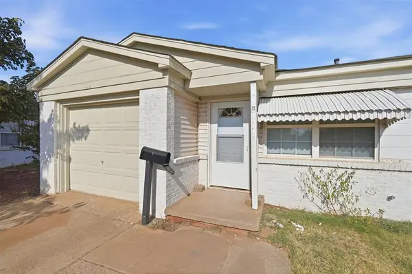 1072 Elk ST, Altus, OK 73521