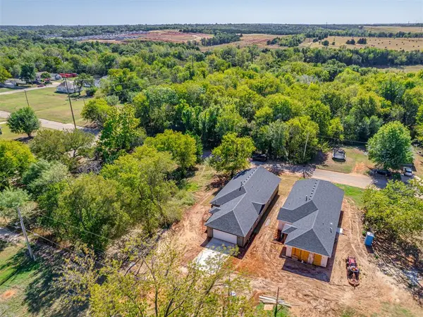 706 E Lincoln AVE, Guthrie, OK 73044