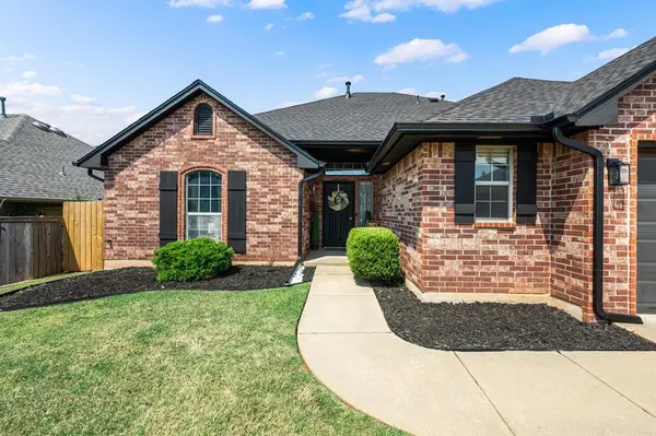 17025 Woodvine DR, Edmond, OK 73012