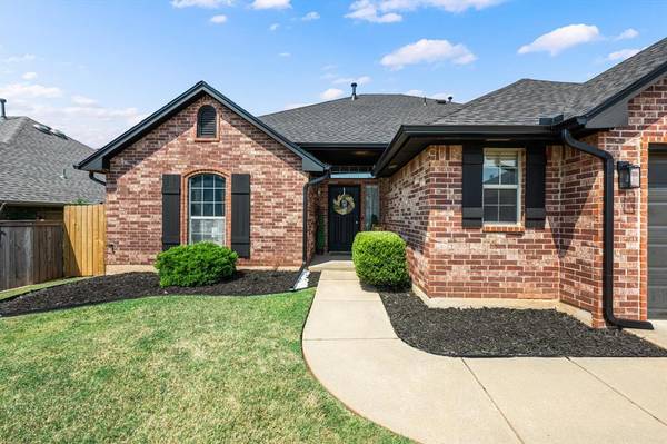 17025 Woodvine DR, Edmond, OK 73012
