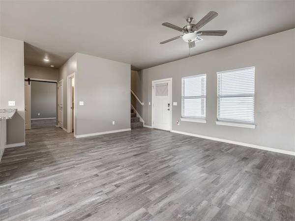 517 S Broadway AVE, Guthrie, OK 73044