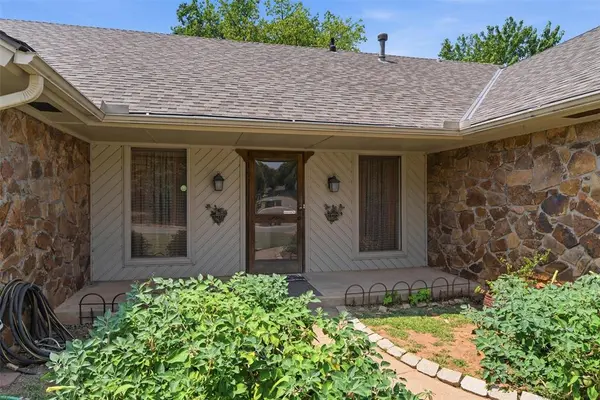 3711 Marked Tree DR, Edmond, OK 73013