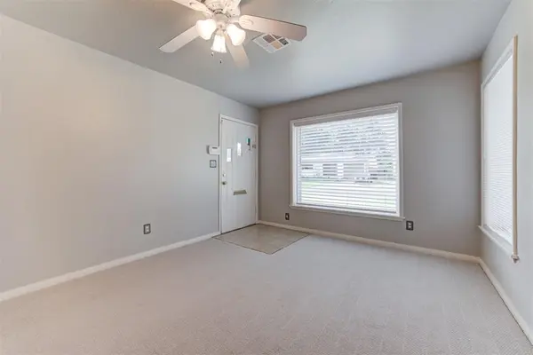 1407 Casady LN, The Village, OK 73120
