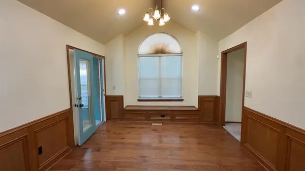 11608 SW 3rd ST, Yukon, OK 73099