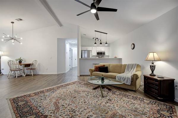 1008 SW 23rd ST, Moore, OK 73170
