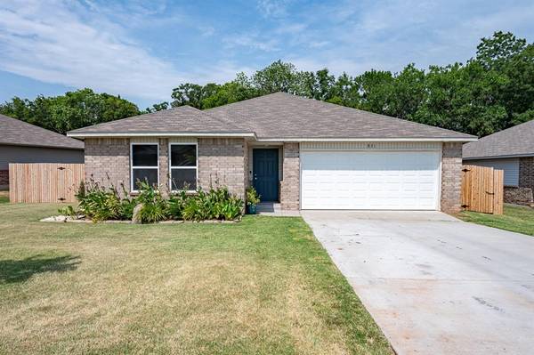 831 Twin Lakes DR, Noble, OK 73068