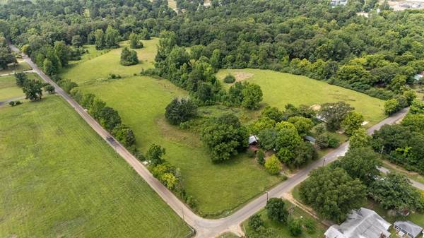 6 Chipmunk RD, Broken Bow, OK 74728