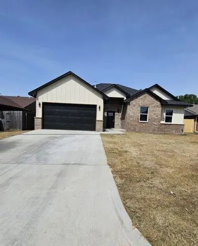 217 N Morgan DR, Moore, OK 73160