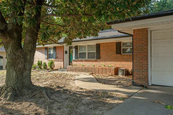 5948 NW 28th ST, Oklahoma City, OK 73127