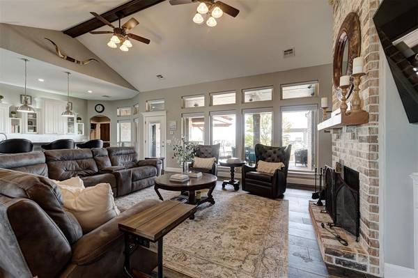 298 N Aspen DR, Blanchard, OK 73010