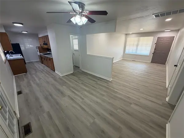 2009 S Rankin ST, Edmond, OK 73013