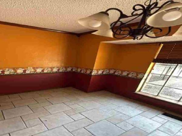 11825 S Douglas AVE, Oklahoma City, OK 73170