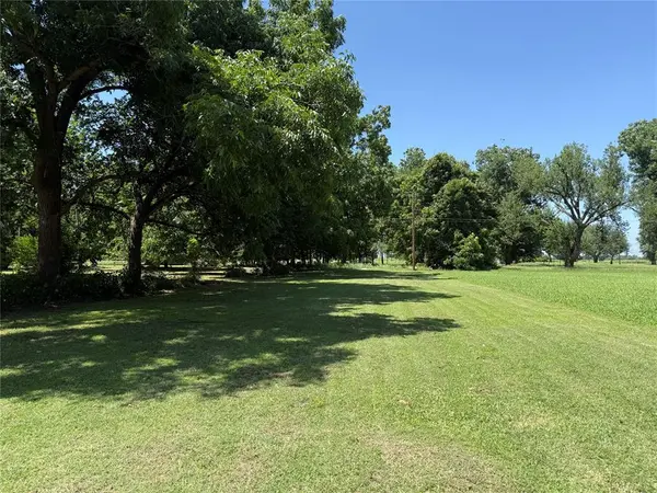 912 W Logan AVE, Guthrie, OK 73044