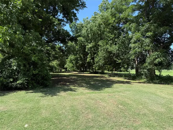 912 W Logan AVE, Guthrie, OK 73044