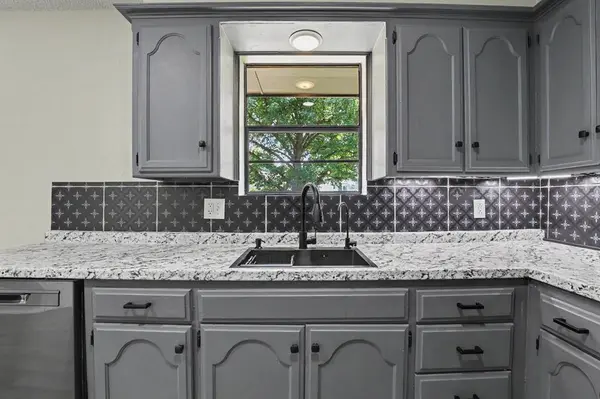 3416 Hillside DR, Del City, OK 73115