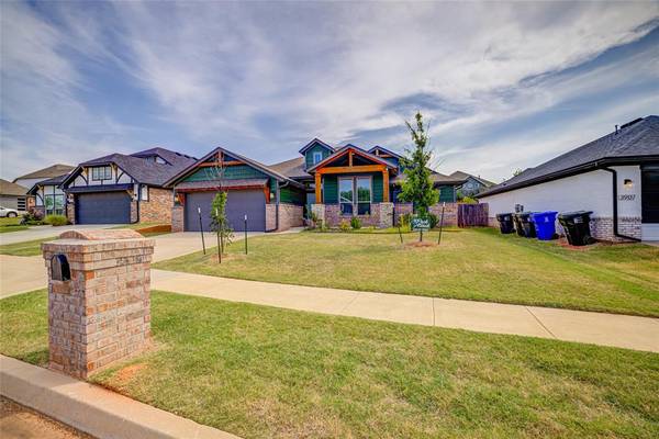 3911 Black Mesa RD, Norman, OK 73071