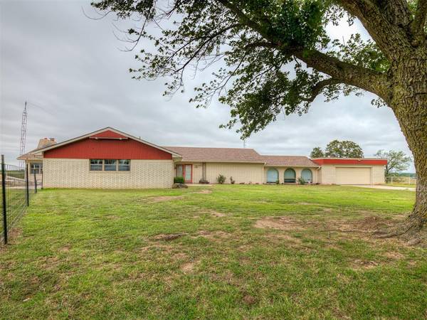 36851 EW 111 RD, Okemah, OK 74859